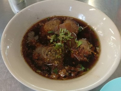น้ำซุบกล่อมกล่อมมาก เนื้อไก่ตุ๋นจนนุ่ม
