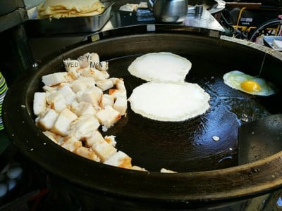 อาหาร หรือ เครื่องดื่ม