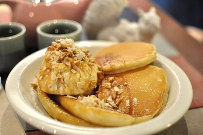 Caramalized Banana Pancake