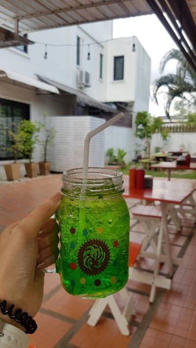 อาหาร หรือ เครื่องดื่ม