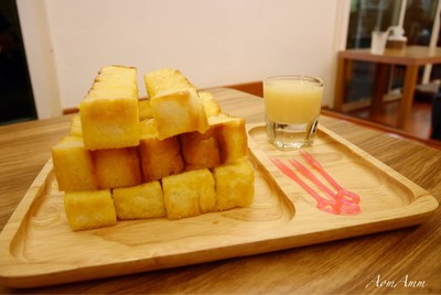 ขนมปังเนยนม (69฿)