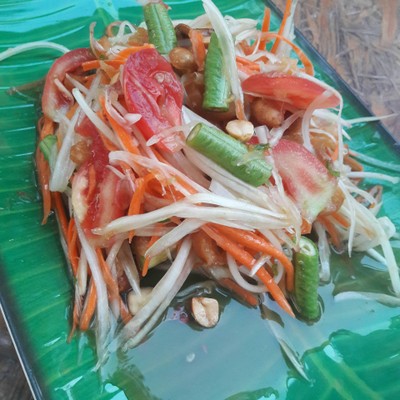 อาหาร หรือ เครื่องดื่ม