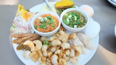 เมนูของร้าน ต๋อง เต็ม โต๊ะ นิมมานเหมินท์ ซอย 13