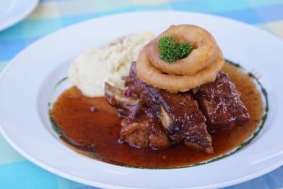 บ้านน้ำเคียงดิน Ban Nam Kieng Din