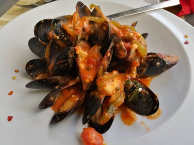 mussel with tomato,feta