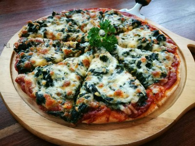Pizza Spinach Bacon