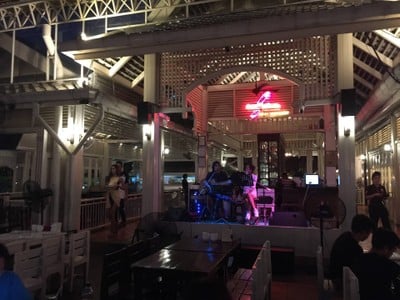 บรรยากาศ กินลมชมสะพาน