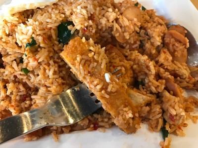 ข้าวผัดพริกแกง