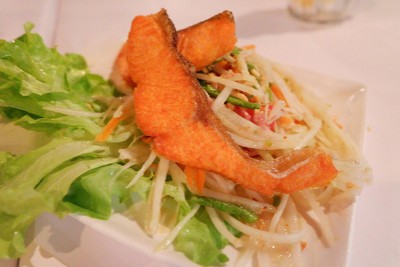 ส้มตำแซลม่อน