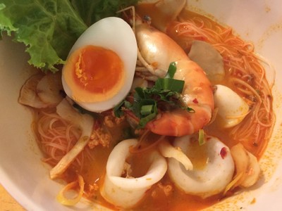 ก๋วยเตี๋ยวต้มยำมันกุ้งทะเล