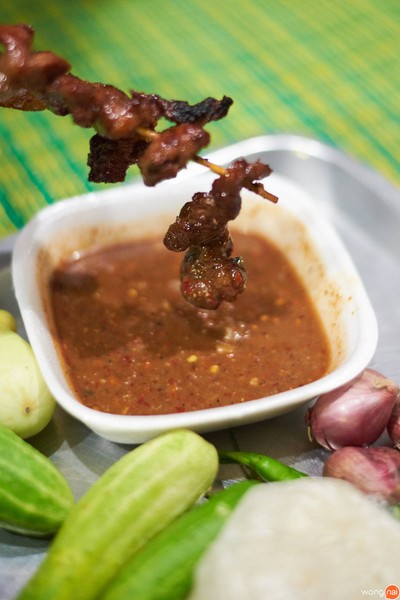 หมูปลาร้า หมูต่ำ ราชดำเนิน (เจ้าต้นตำรับ)