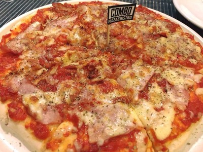 เมนูของร้าน Combo Pizza