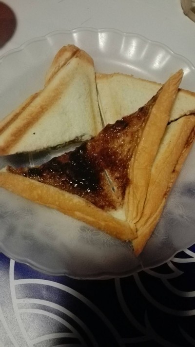 ขนมปังปิ้งนมโอวัลติน