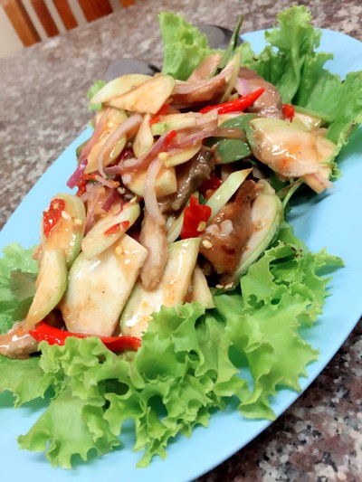 ยำหมูย่างมะเขือเปาะ