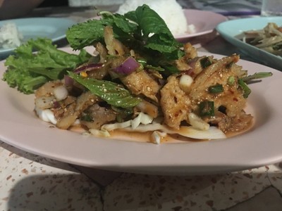 คอกมูย่างน้ำตก