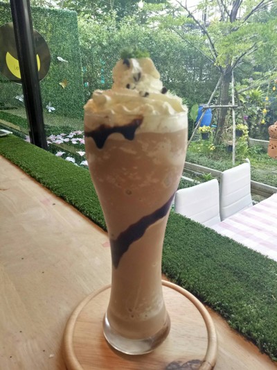 อาหาร หรือ เครื่องดื่ม