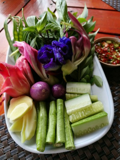 ผักเคียง