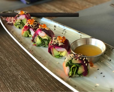 เปาะเปี๊ยะสดแซลมอน