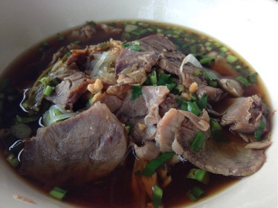 ก๋วยเตี๋ยวเนื้อเลียง