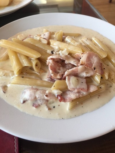 เพนเน่คาโบนาราเบคอน