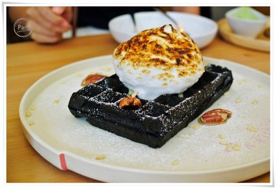 Toasted Marshmallow Truffle Waffle