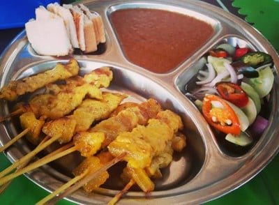 เมนูของร้าน "ครัวลูกสาวคุณชาย" อาหารตามสั่ง ยำ แกง "ครัวลูกสาวคุณชาย" อาหารตามสั่ง ตำ ยำ แกง