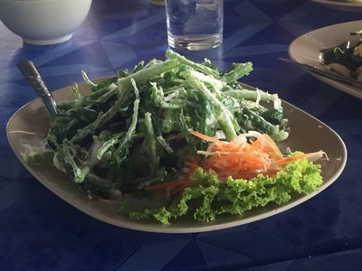 ยำผักบุ้งกรอบ