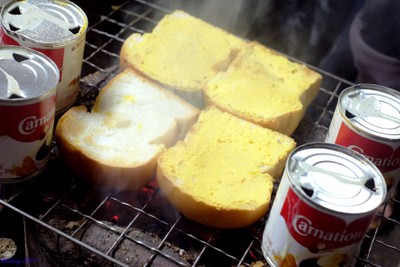 ขนมปังนมเนย