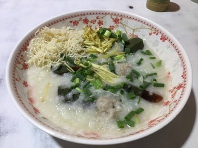 โจ๊กหมู + ไข่เยี่ยวม้า