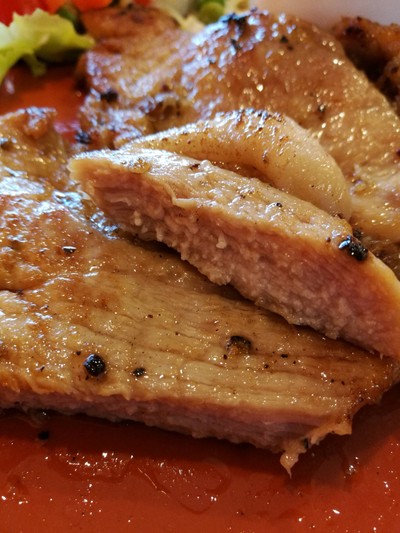 สเต็กหมูคุโรบูตะพริกไทยดำ