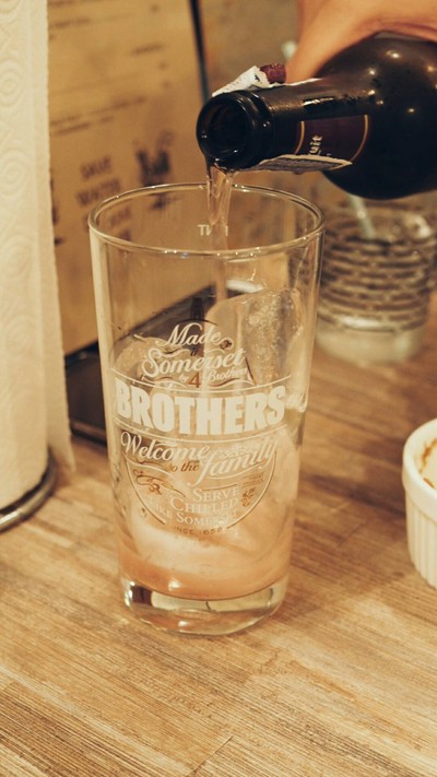 อาหาร หรือ เครื่องดื่ม