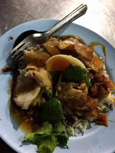 ข้าวหมูแดงหมูกรอบ (ธรรมดา)