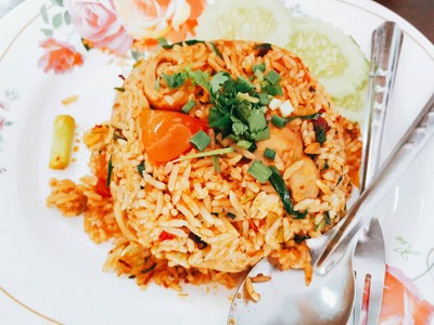 ข้าวผัดต้มยำ