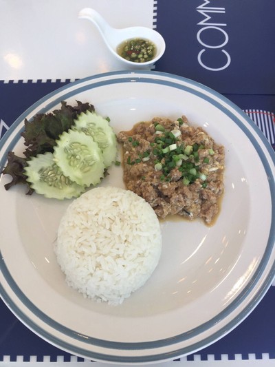 ข้าวหมูหมักผัดไข่ 80.-