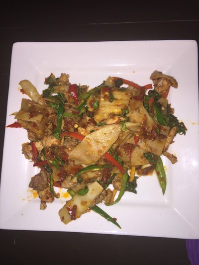 ไก่บ้านผัดหน่อไม้ดอง