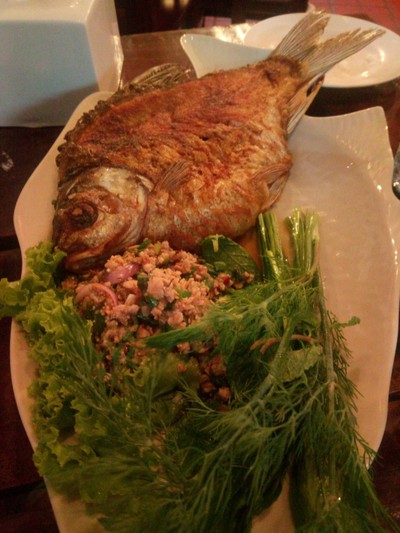 ลาบปลาตะเพียนไข่
