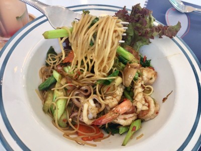 เส้นปาเก็ตตี้เป็นแบบเล็กๆๆคล้ายเส้นหมี่ฮกเกี้ยน