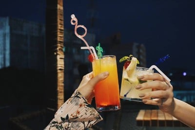 Quip Sky Bar (ควิป สกาย บาร์) Quip Sky Bar (ควิป สกาย บาร์)