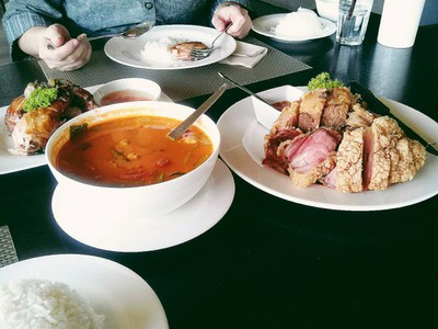 อาหาร หรือ เครื่องดื่ม