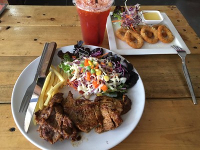 Matador Cafe (มาทาดอร์ คาเฟ่) Matador Cafe (มาทาดอร์ คาเฟ่)