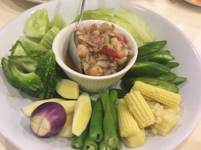 แสร้งว่า