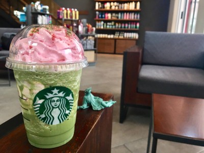 Green Tea Strawberry Blossom Frappuccino##1