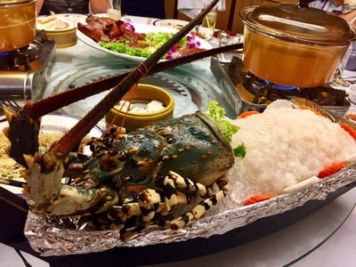 ภัตตาคารเชียงการีล่า (Shangarila Restaurant) ธนิยะ ภัตตาคารเชียงการีล่า (Shangarila Restaurant) ธนิยะ