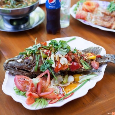 ครัวใบไม้ชายคลอง