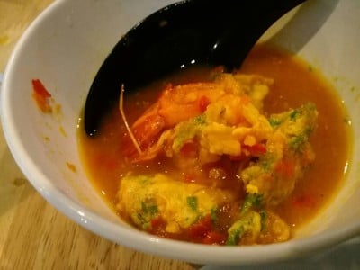 แกงส้มกุ้งชะอมไข่