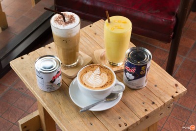 บรรยากาศ Chock Coffee หน้าสนามกอร์ฟลานนา