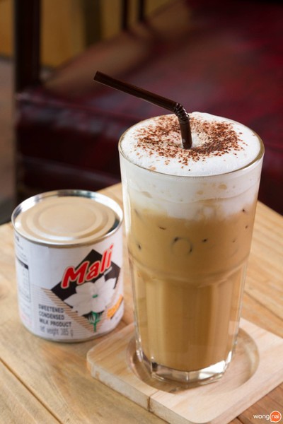 เมนูของร้าน Chock Coffee หน้าสนามกอร์ฟลานนา