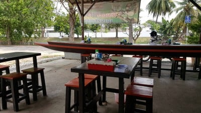 ก๋วยเตี๋ยวเรือแตรดัง ( หลังศาลเจ้าพ่อปู่เรืองฤทธิ์)