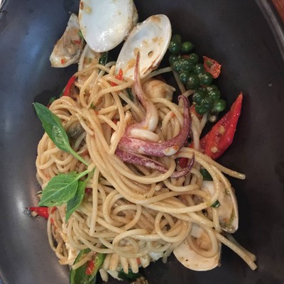 Roots Restaurant (ร้านอาหารรูท) Roots Restaurant (ร้านอาหารรูท)