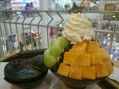 อาหาร หรือ เครื่องดื่ม